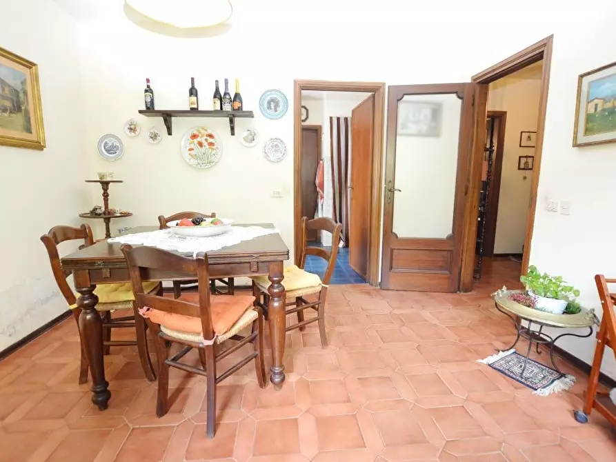 Immagine 21 di Villa in vendita  a Lucca