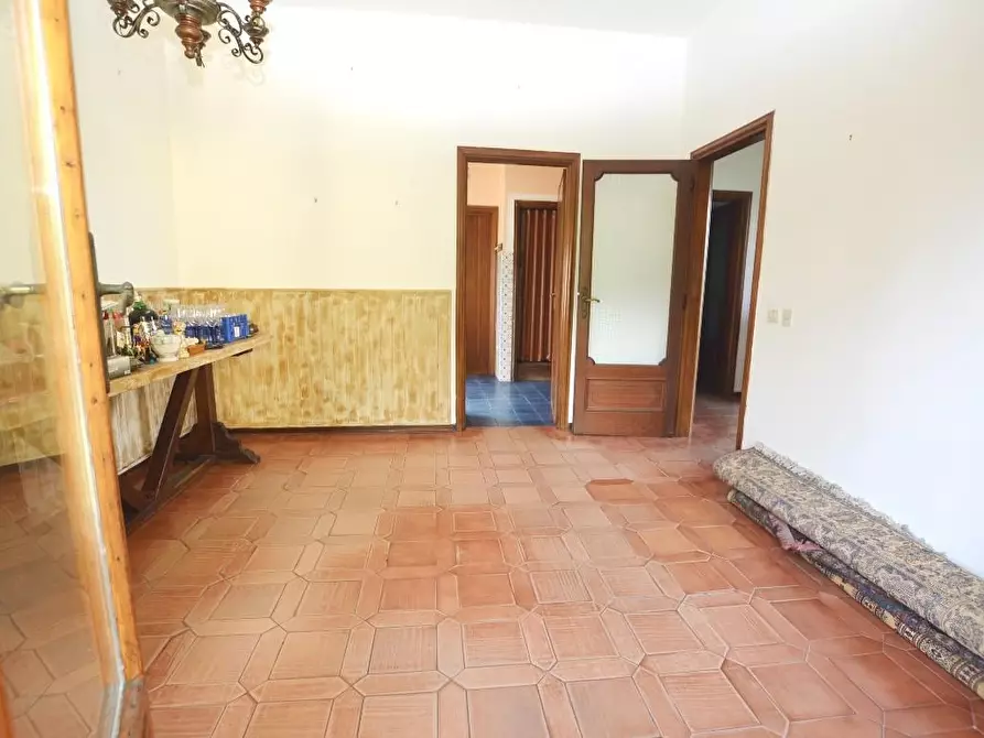 Immagine 6 di Villa in vendita  a Lucca