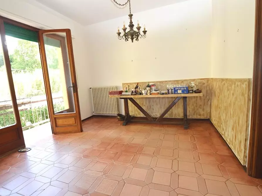 Immagine 5 di Villa in vendita  a Lucca