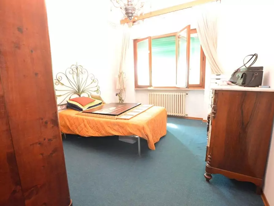 Immagine 13 di Villa in vendita  a Lucca