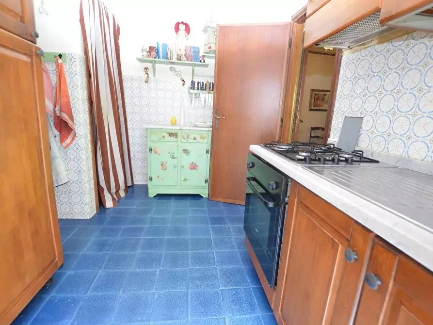 Immagine 23 di Villa in vendita  a Lucca