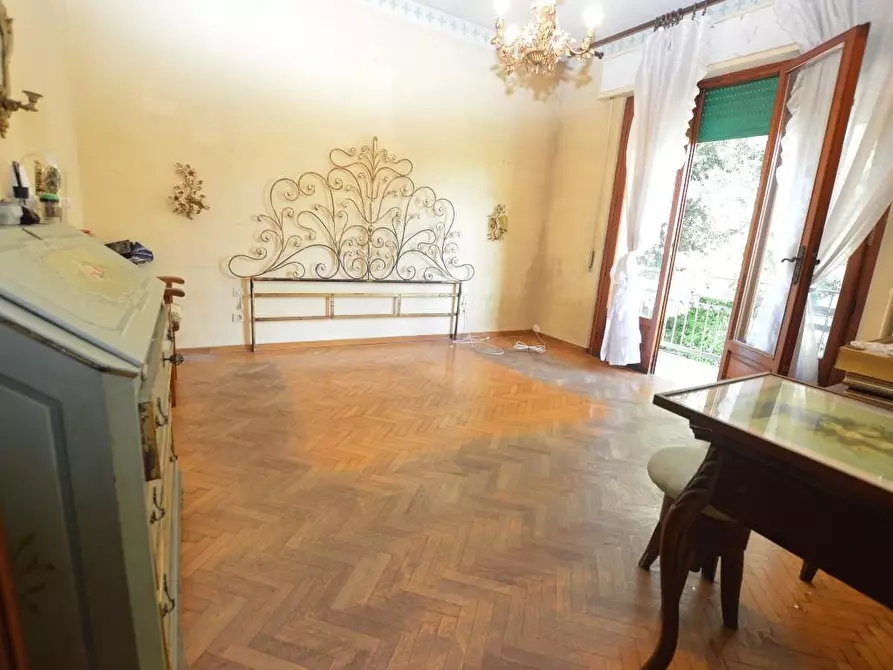 Immagine 12 di Villa in vendita  a Lucca