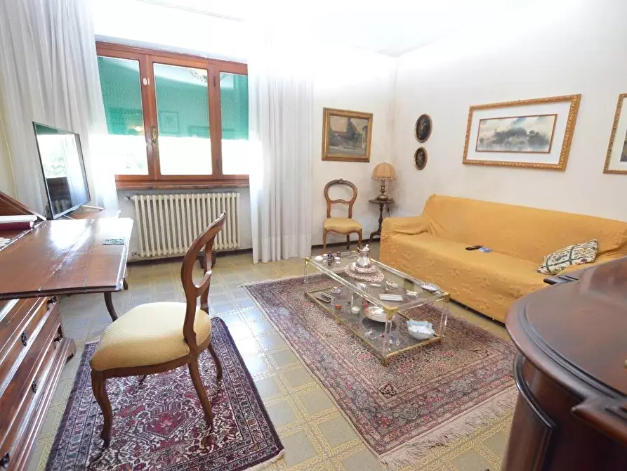 Immagine 25 di Villa in vendita  a Lucca