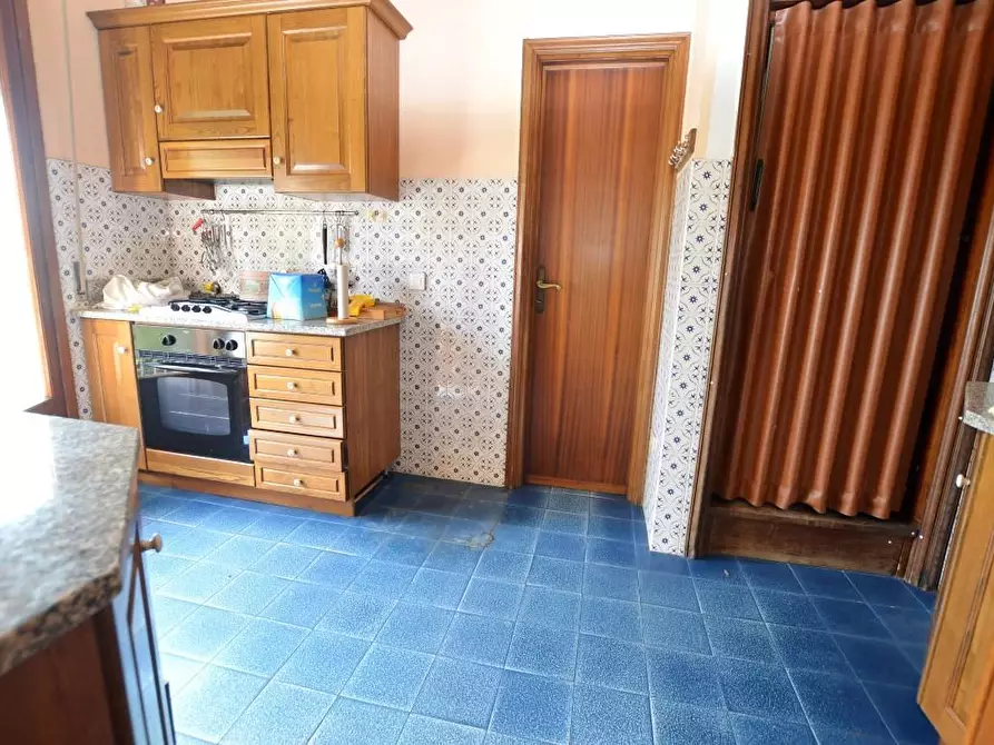 Immagine 7 di Villa in vendita  a Lucca