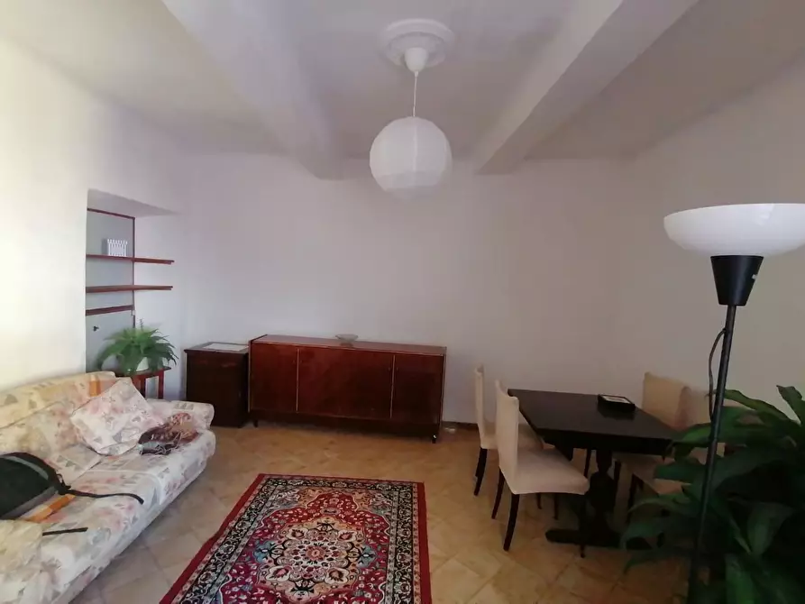 Immagine 2 di Appartamento in vendita  a Carrara