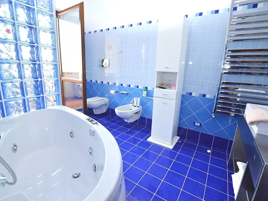 Immagine 21 di Villetta a schiera in vendita  a Capannori