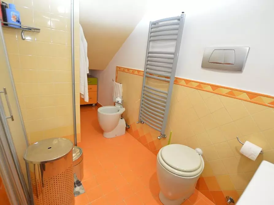 Immagine 13 di Villetta a schiera in vendita  a Capannori