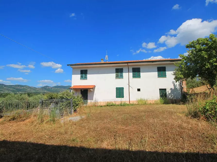 Immagine 13 di Casa colonica in vendita  a Lamporecchio