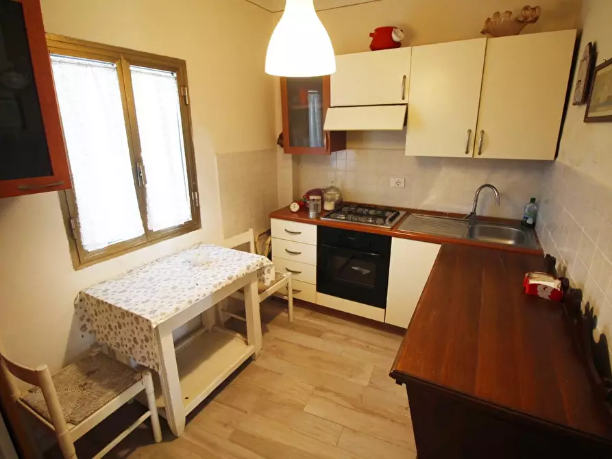 Immagine 7 di Casa colonica in vendita  a Lamporecchio