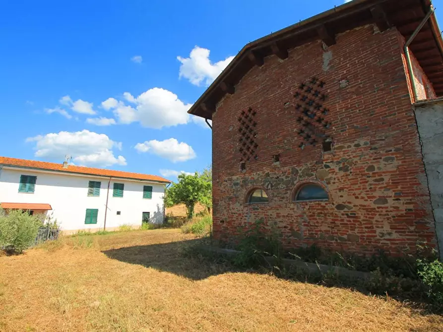 Immagine 14 di Casa colonica in vendita  a Lamporecchio