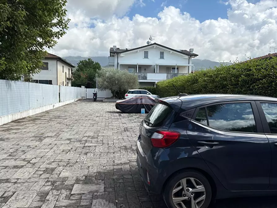 Immagine 26 di Appartamento in vendita  a Montignoso