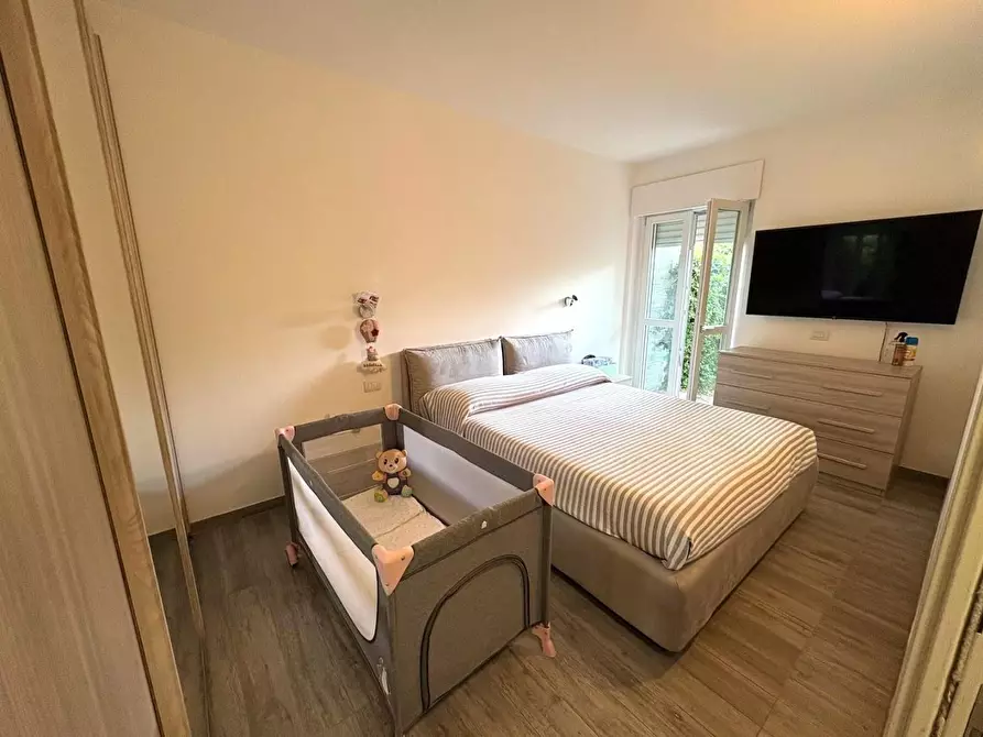 Immagine 10 di Appartamento in vendita  a Montignoso