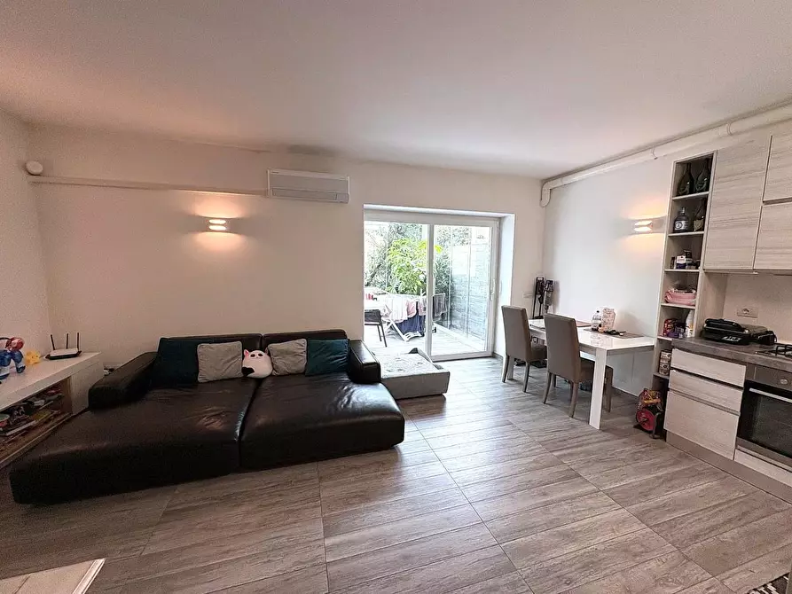 Immagine 7 di Appartamento in vendita  a Montignoso