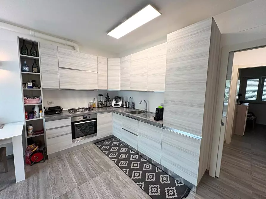 Immagine 6 di Appartamento in vendita  a Montignoso