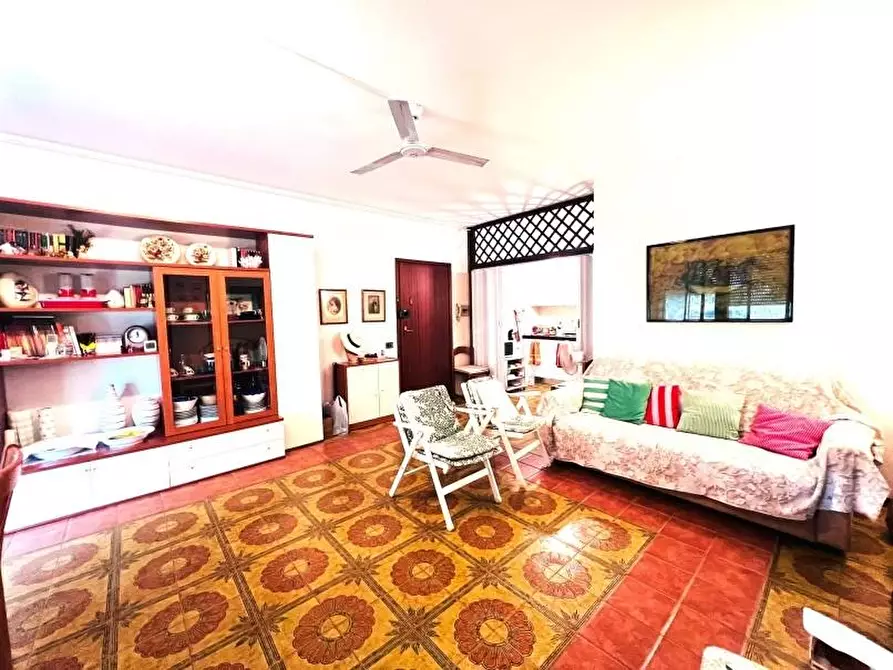 Immagine 3 di Appartamento in vendita  a Massa