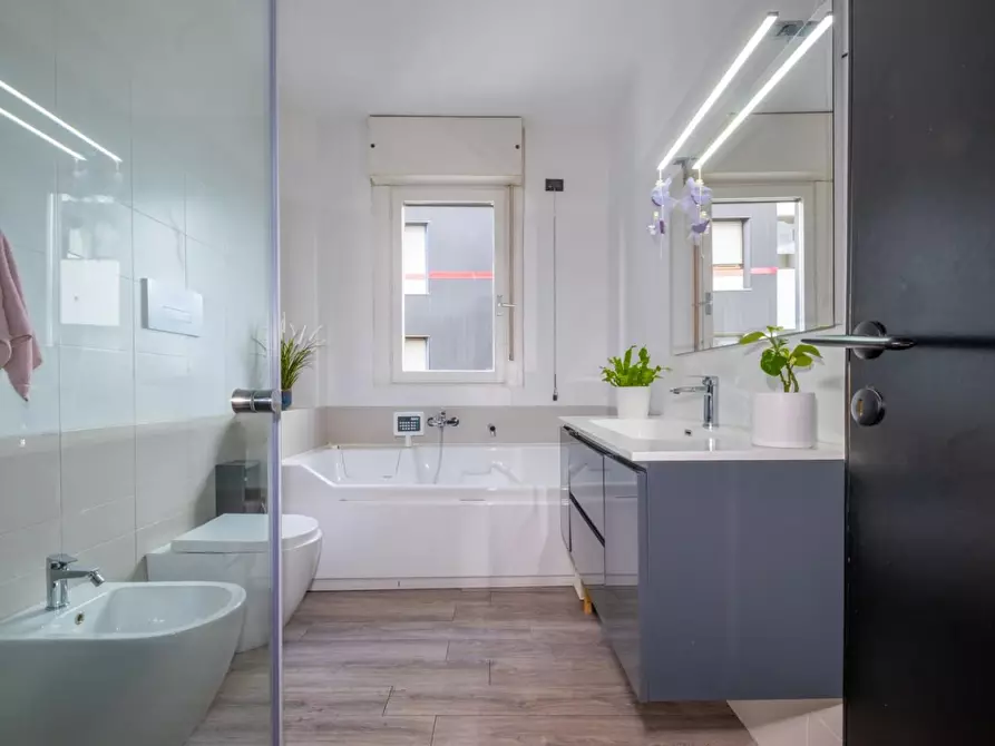 Immagine 29 di Appartamento in vendita  a Bergamo