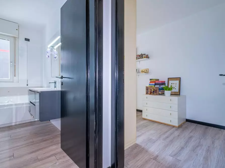 Immagine 32 di Appartamento in vendita  a Bergamo