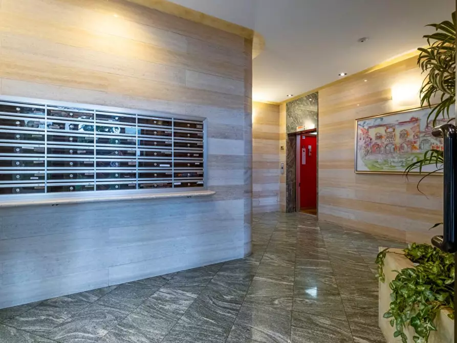 Immagine 38 di Appartamento in vendita  a Bergamo