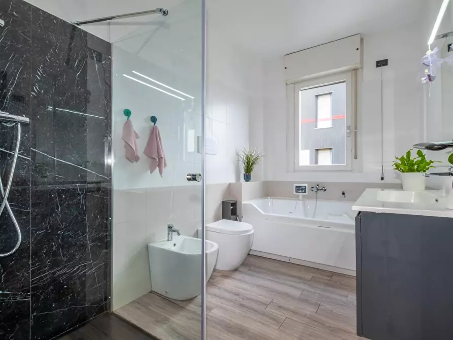 Immagine 28 di Appartamento in vendita  a Bergamo