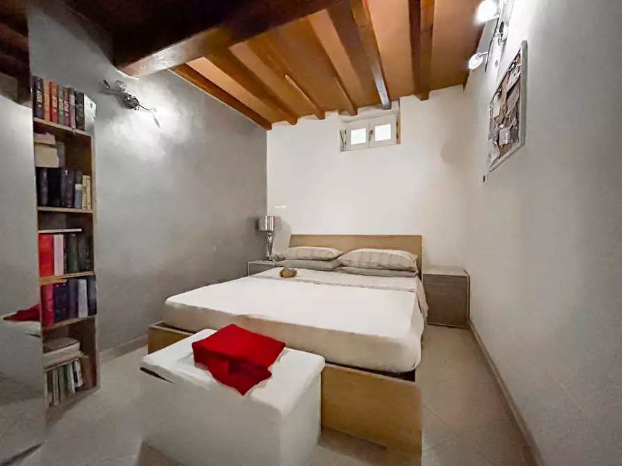 Immagine 27 di Casa bifamiliare in vendita  a Camaiore