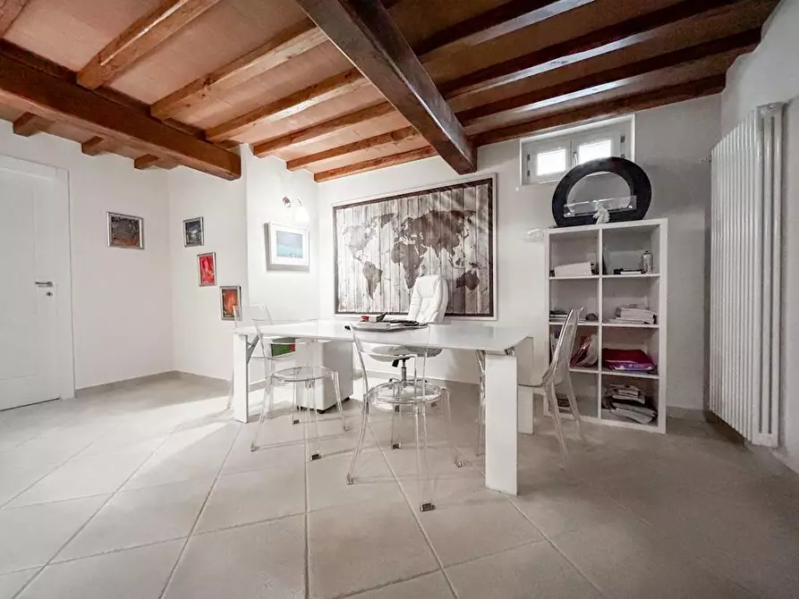 Immagine 31 di Casa bifamiliare in vendita  a Camaiore