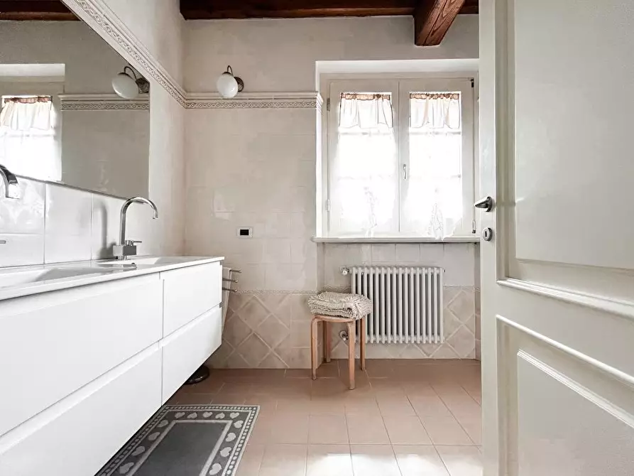 Immagine 35 di Casa bifamiliare in vendita  a Camaiore