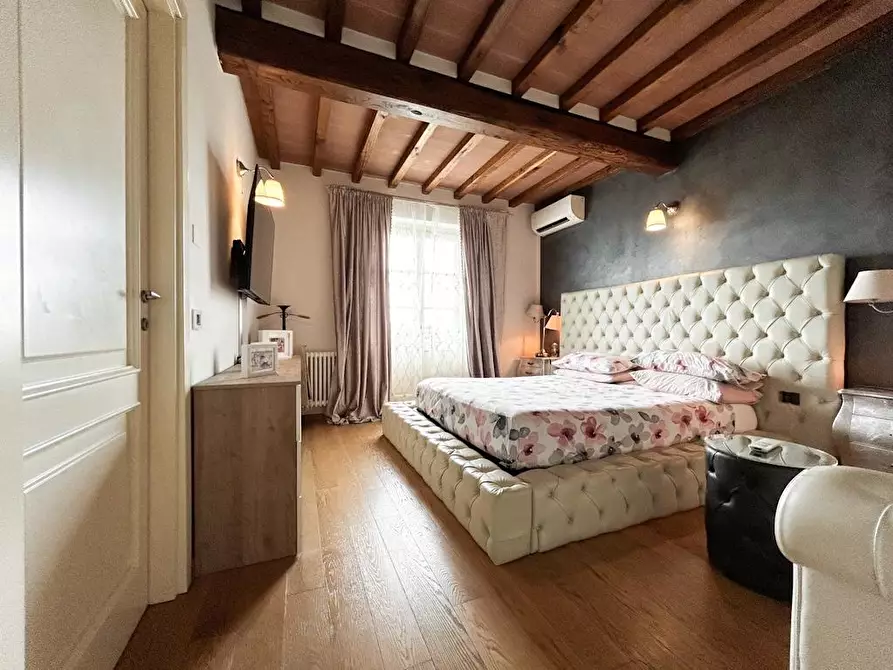 Immagine 20 di Casa bifamiliare in vendita  a Camaiore