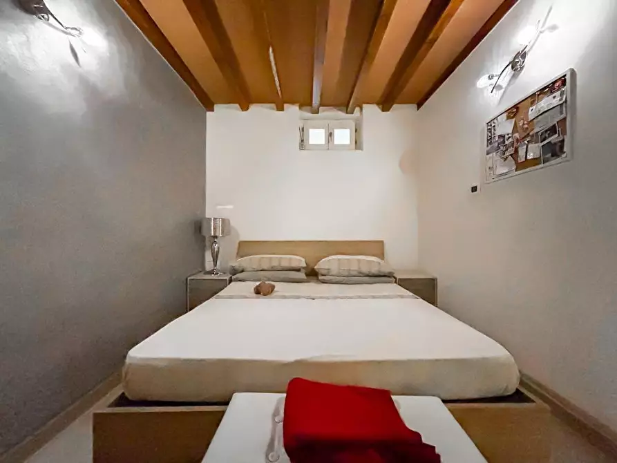 Immagine 26 di Casa bifamiliare in vendita  a Camaiore