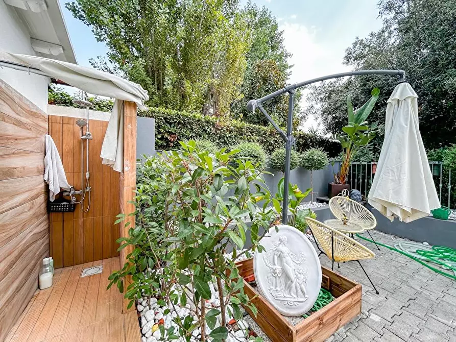 Immagine 12 di Casa bifamiliare in vendita  a Camaiore