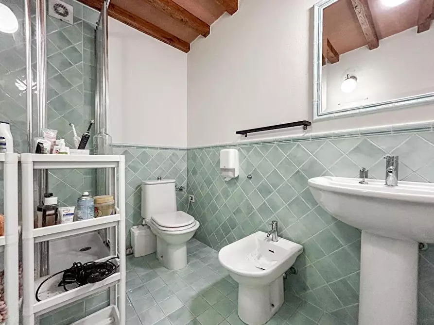 Immagine 38 di Casa bifamiliare in vendita  a Camaiore