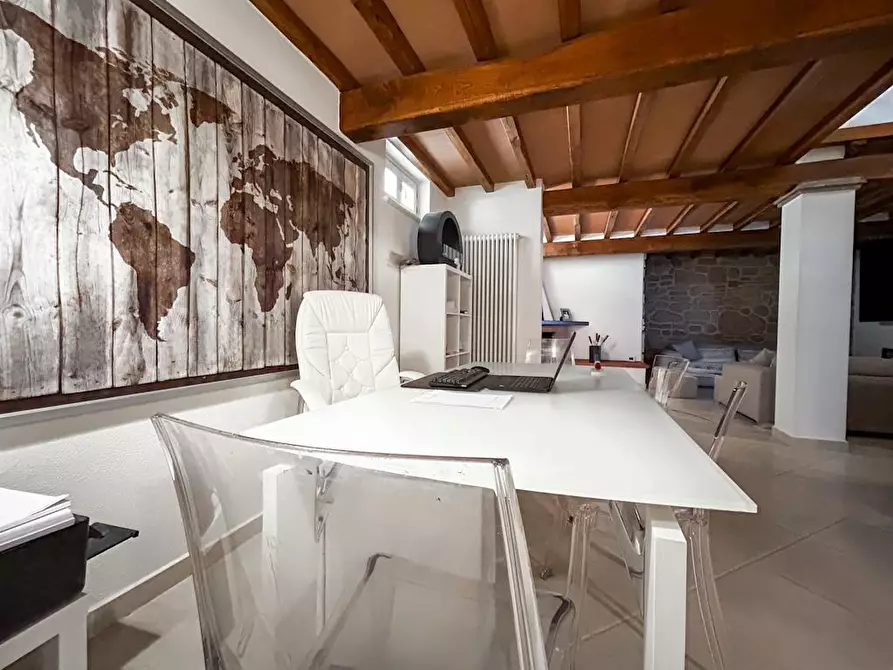 Immagine 32 di Casa bifamiliare in vendita  a Camaiore