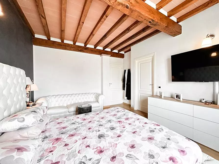 Immagine 22 di Casa bifamiliare in vendita  a Camaiore