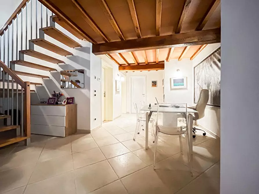 Immagine 30 di Casa bifamiliare in vendita  a Camaiore