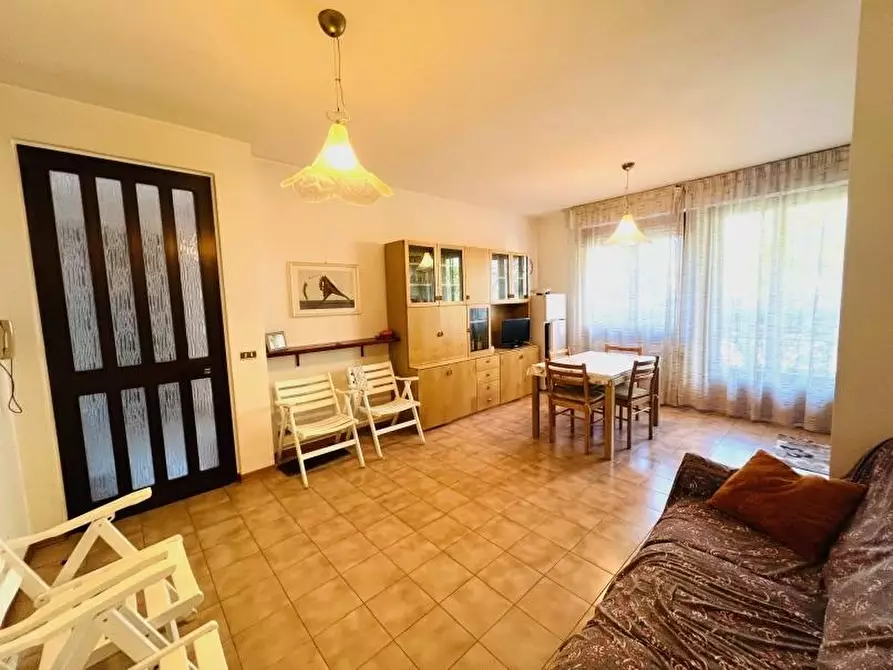 Immagine 2 di Appartamento in vendita  a Massa