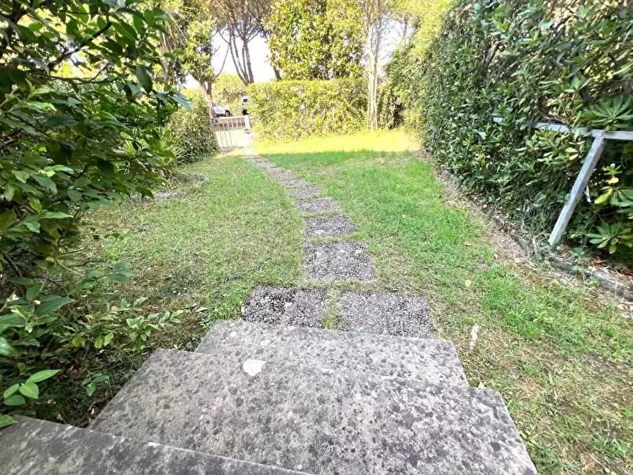 Immagine 22 di Appartamento in vendita  a Massa