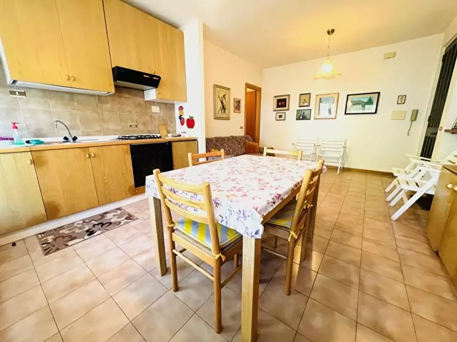 Immagine 6 di Appartamento in vendita  a Massa