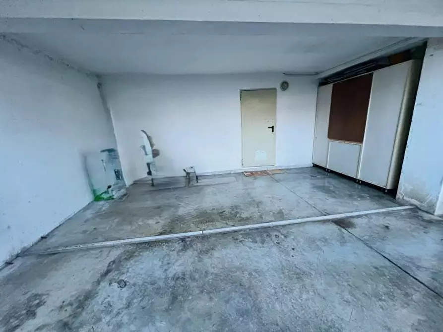 Immagine 29 di Villetta a schiera in vendita  a Massa