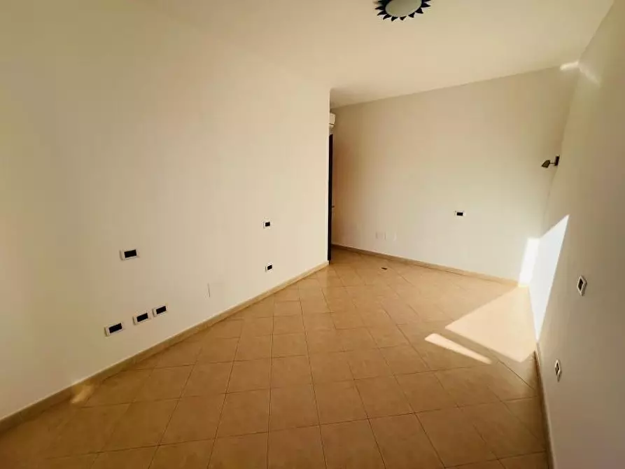 Immagine 19 di Villetta a schiera in vendita  a Massa