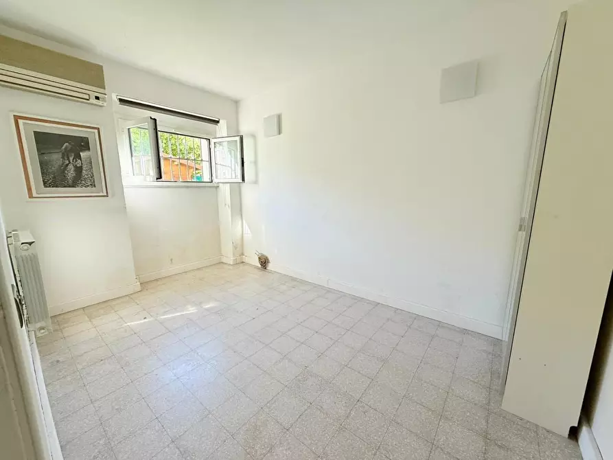 Immagine 8 di Appartamento in vendita  a Massa