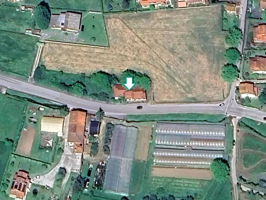 Immagine 2 di Villa in vendita  a Massarosa