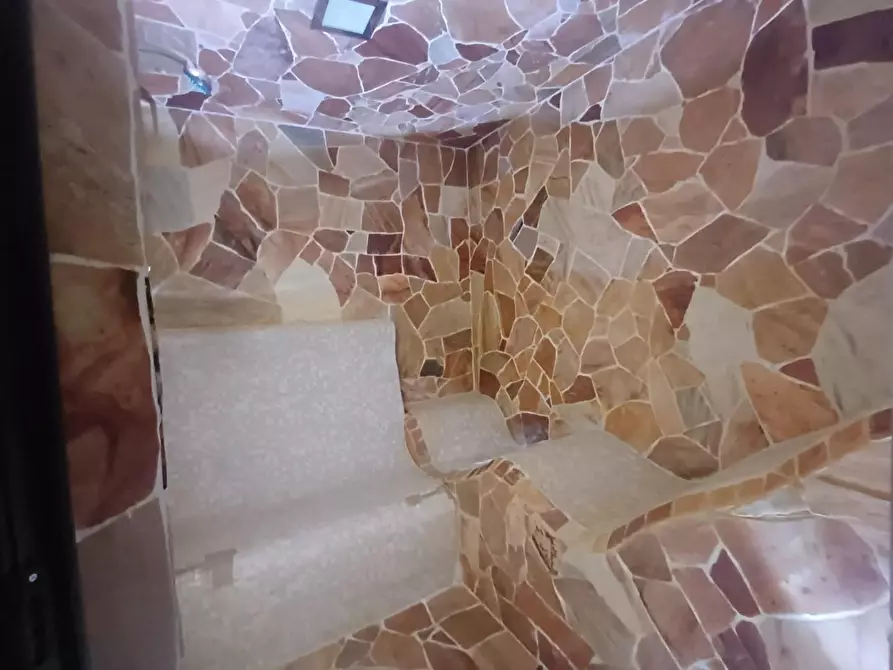 Immagine 6 di Laboratorio in vendita  a Massafra