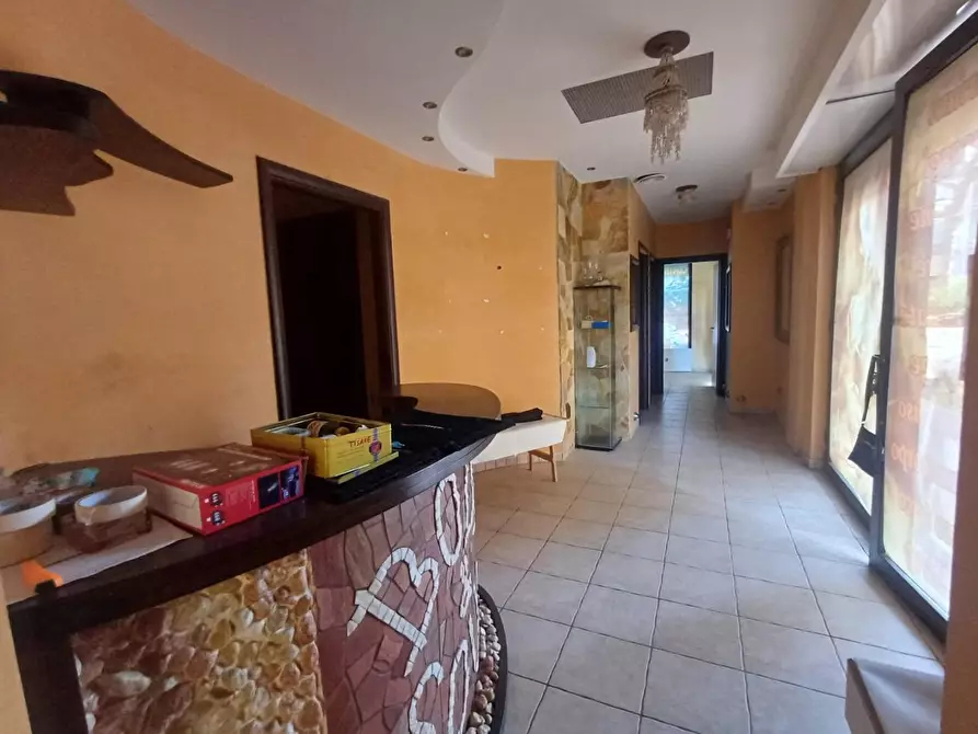 Immagine 11 di Laboratorio in vendita  a Massafra