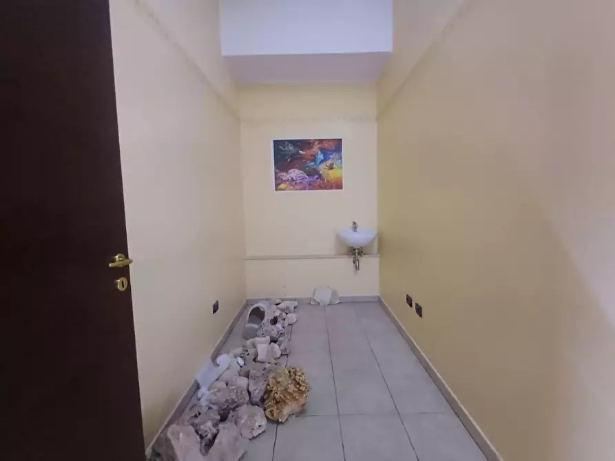 Immagine 3 di Laboratorio in vendita  a Massafra