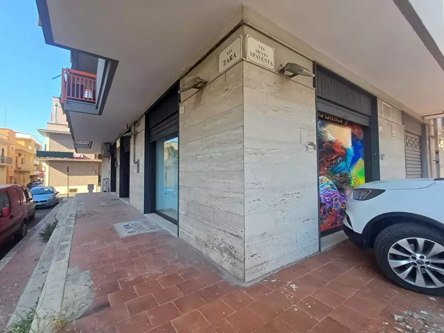 Immagine 19 di Laboratorio in vendita  a Massafra