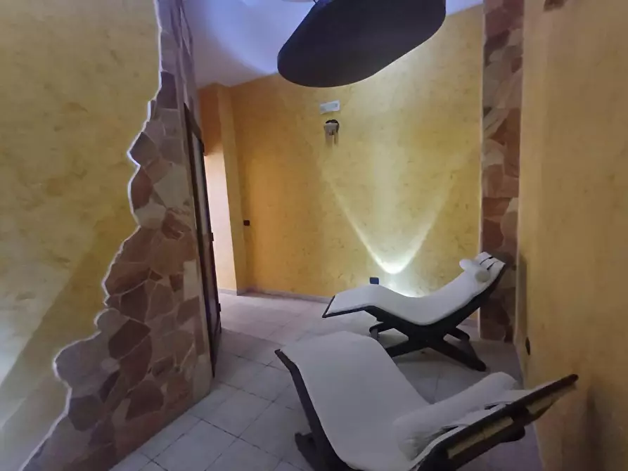 Immagine 8 di Laboratorio in vendita  a Massafra