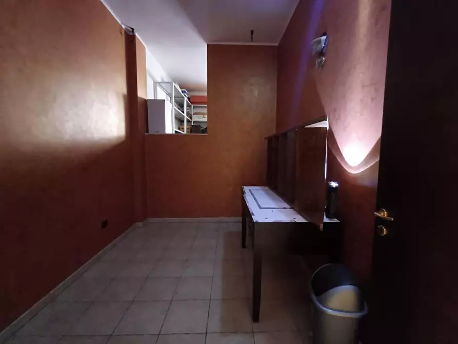 Immagine 17 di Laboratorio in vendita  a Massafra