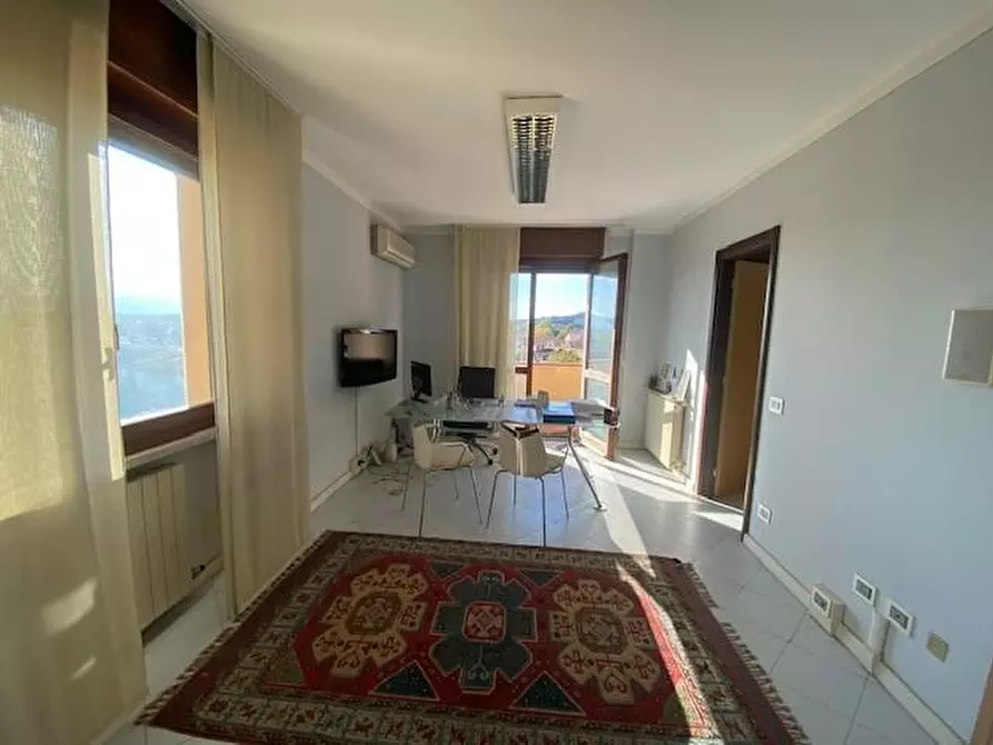 Immagine 3 di Appartamento in vendita  a Massa E Cozzile