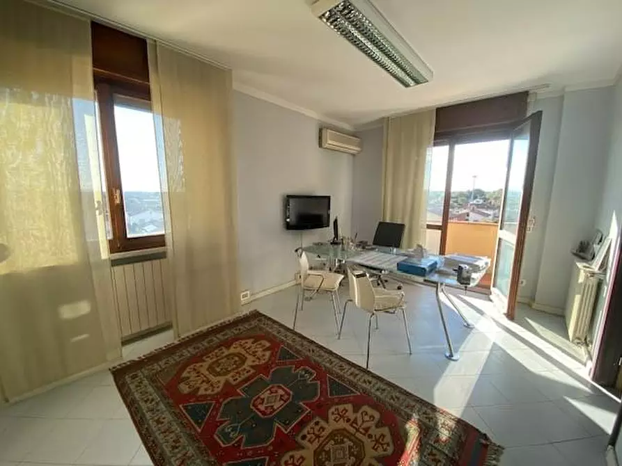 Immagine 1 di Appartamento in vendita  a Massa E Cozzile
