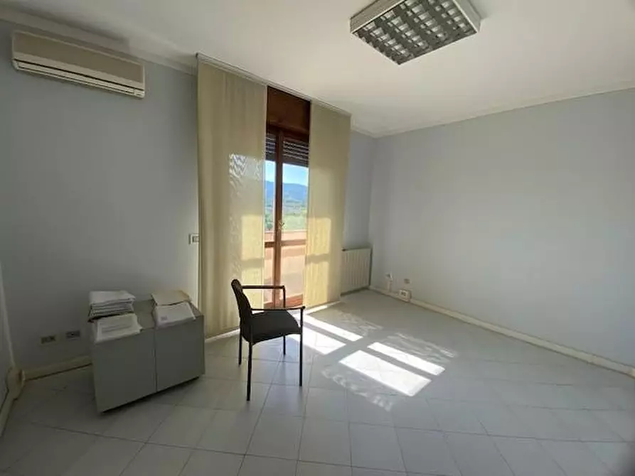 Immagine 3 di Appartamento in vendita  a Massa E Cozzile