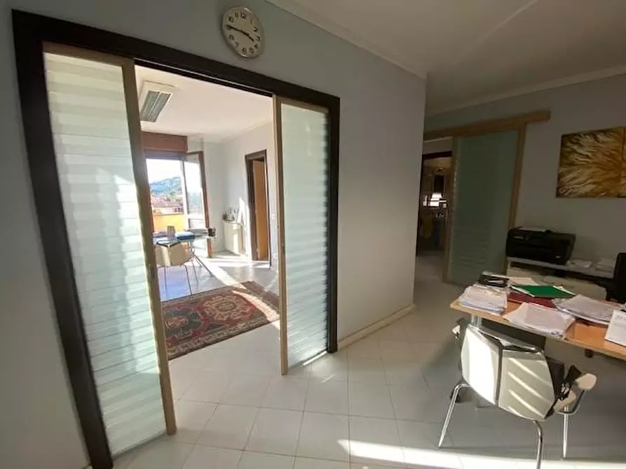 Immagine 19 di Appartamento in vendita  a Massa E Cozzile